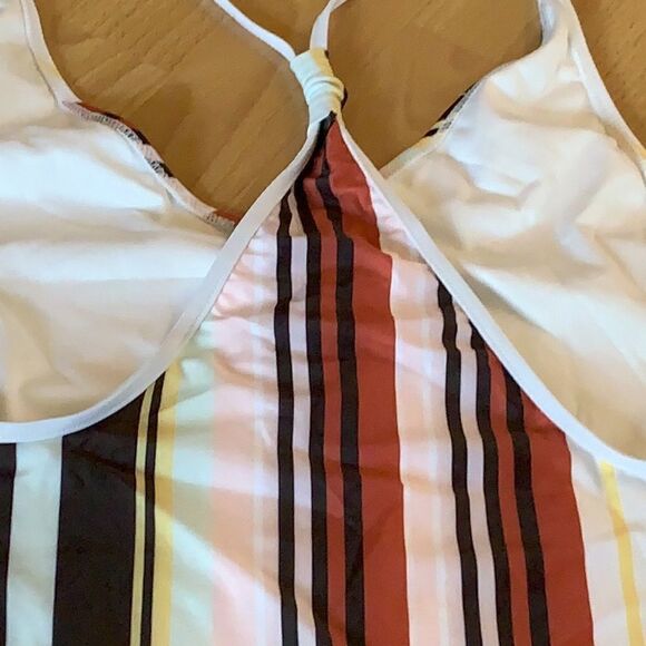 VOLCOM Swimsuit  - Picture 9 of 10